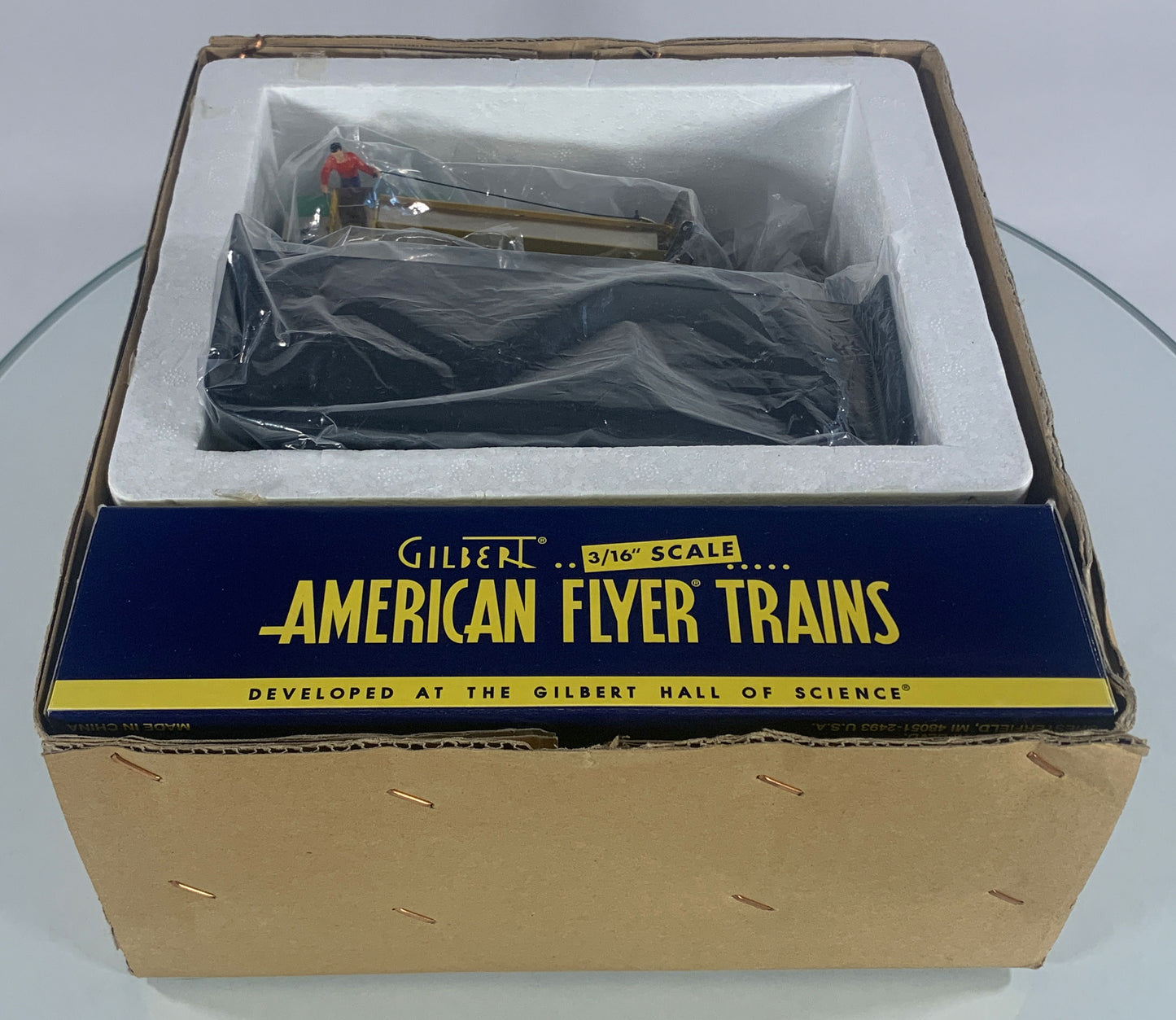 AMERICAN FLYER • S GAUGE • 2005 Loading Platform 6-49824 Erie Operating Boxcar 6-49036 • EX COND