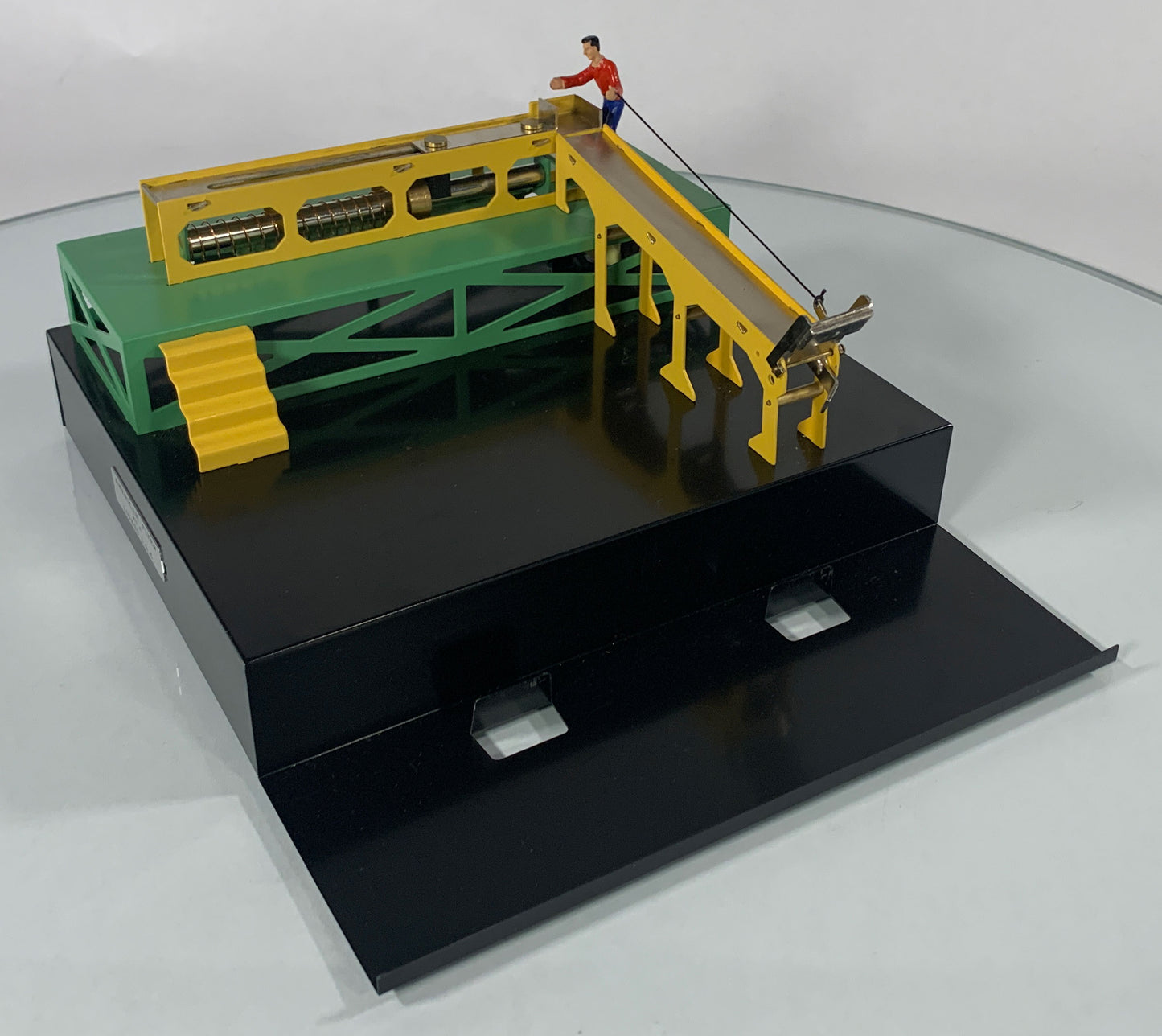 AMERICAN FLYER • S GAUGE • 2005 Loading Platform 6-49824 Erie Operating Boxcar 6-49036 • EX COND