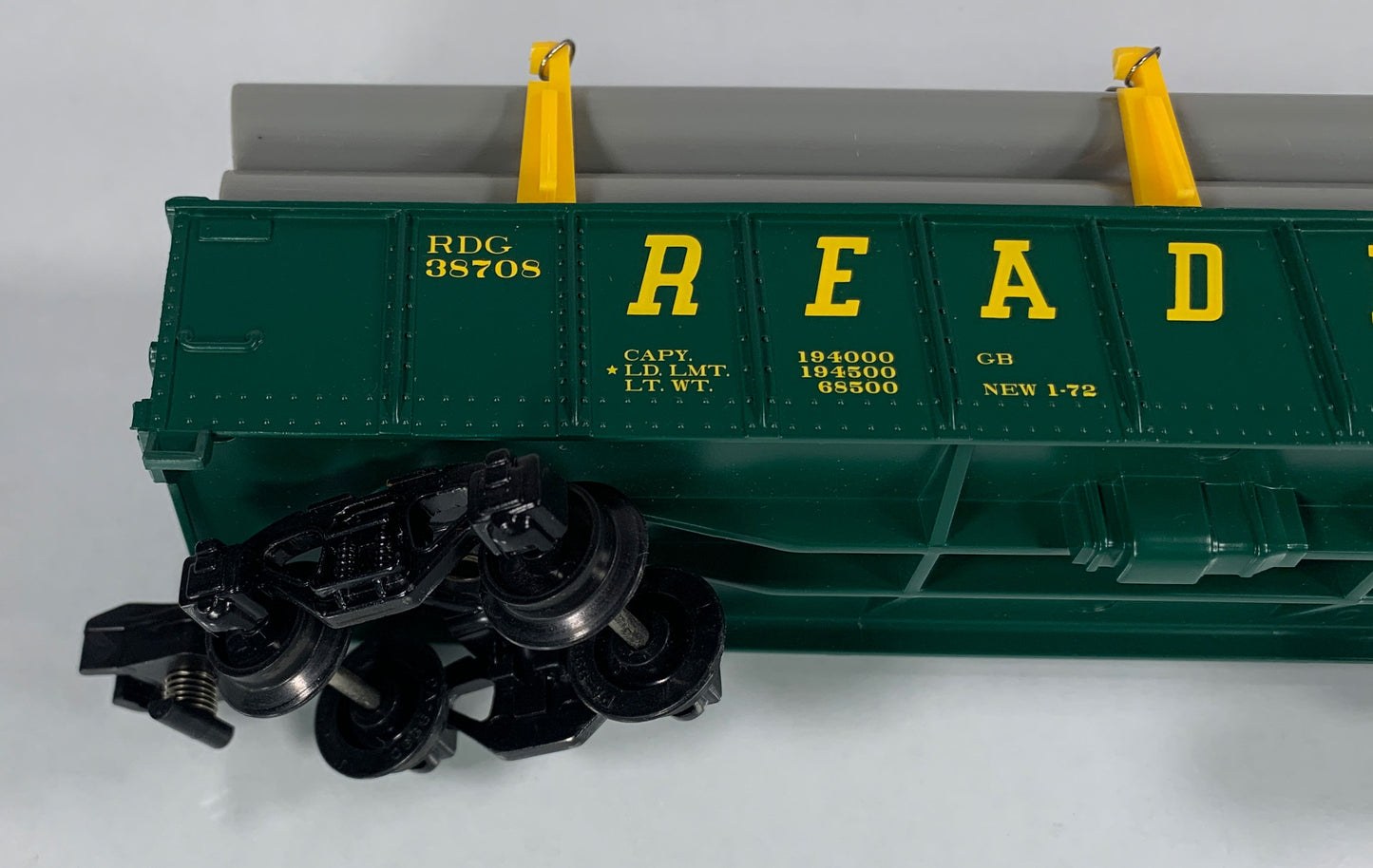 AMERICAN FLYER • S GAUGE • 2002 Reading Gondola w/Pipe Load 6-48526 • NEW OLD STOCK