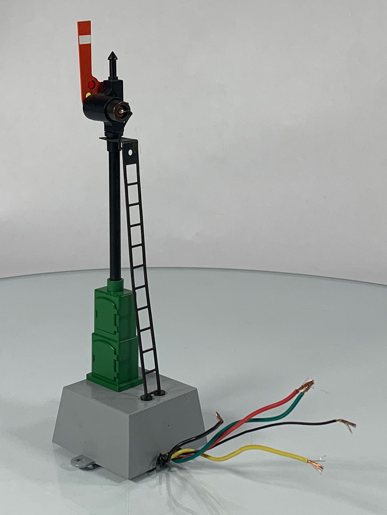 AMERICAN FLYER • S GAUGE • 2007 Operating #588 Semaphore Block Signal 6-49835 • EX COND