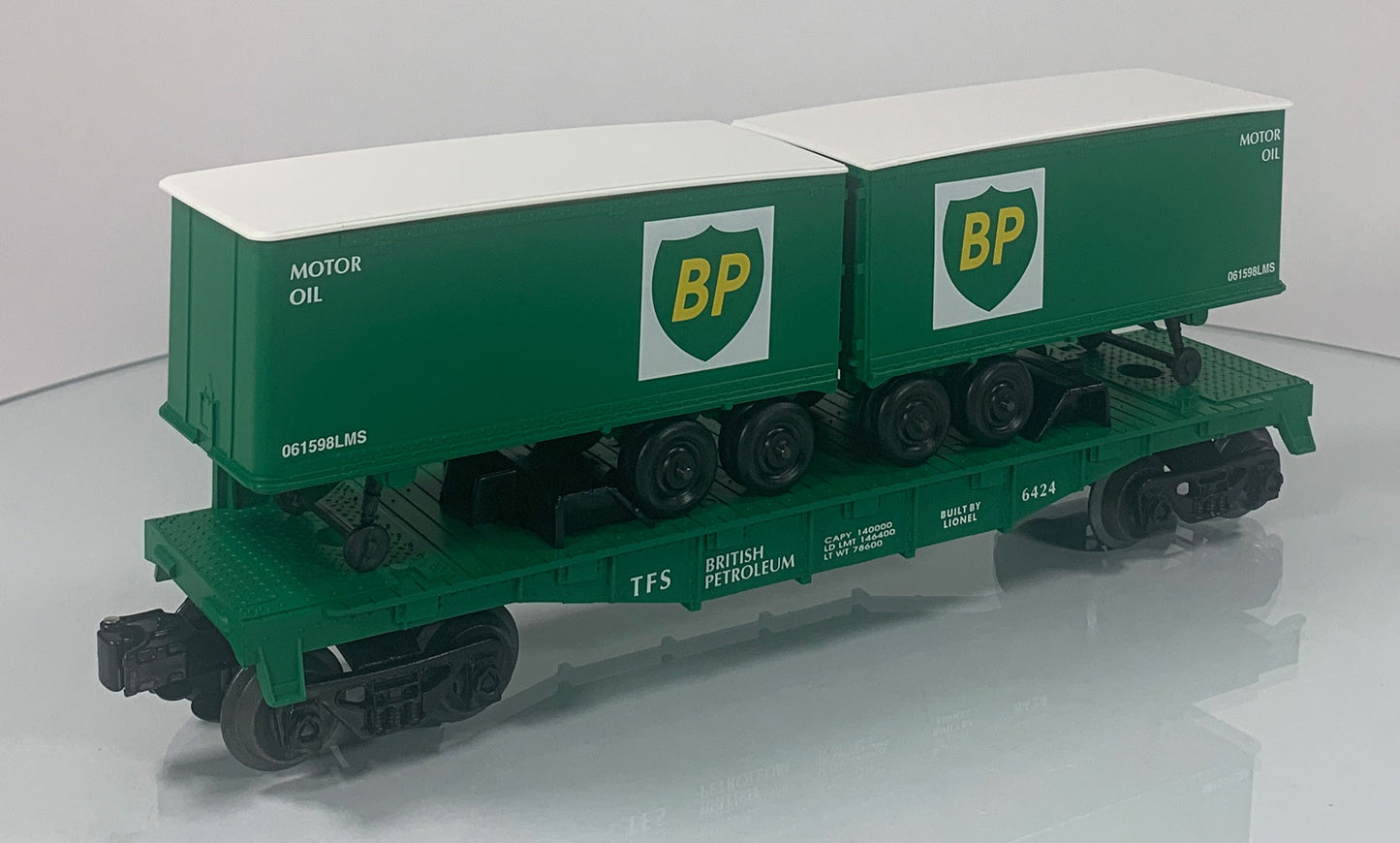 LIONEL • O GAUGE • 2001 BP Flatcar w/2 Piggyback Trailers 6-26001 • NEW OLD STOCK