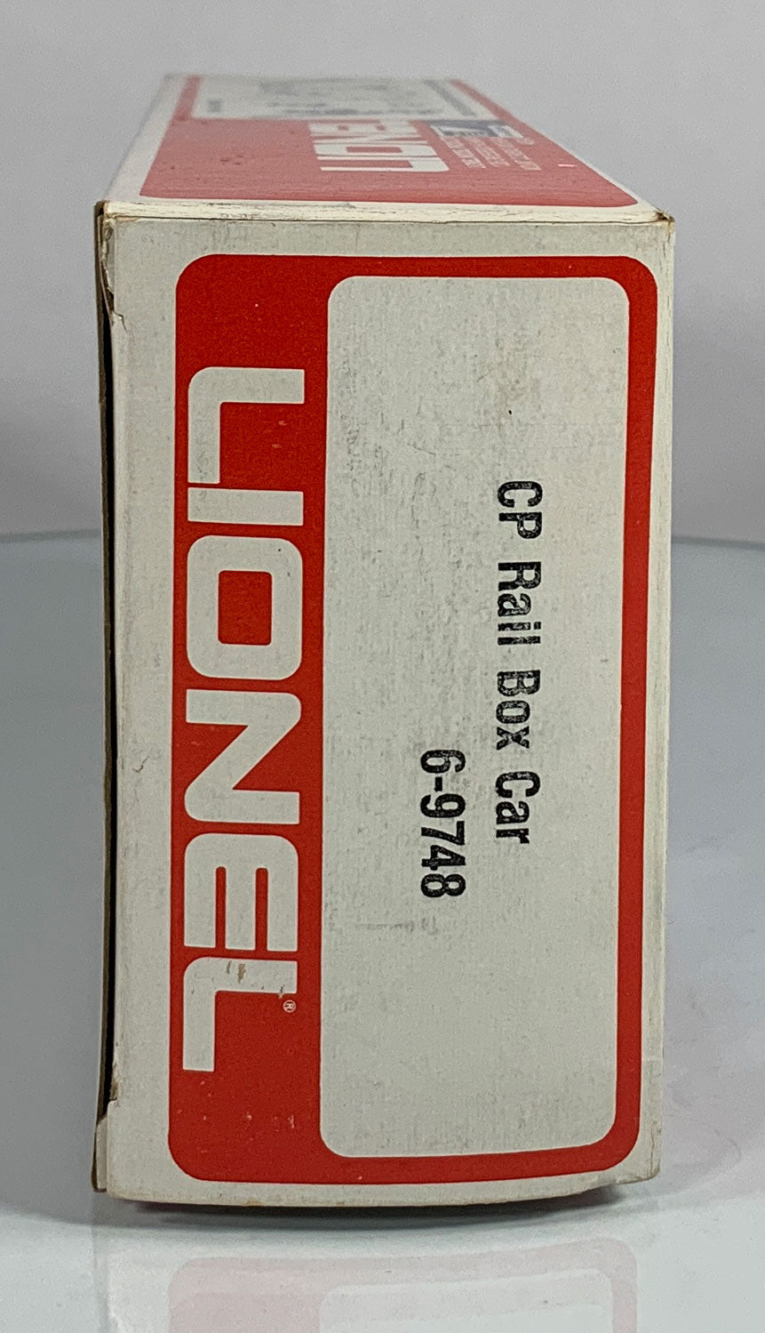 LIONEL • O GAUGE • 1975 CP Rail Boxcar 6-9748 • NEW OLD STOCK