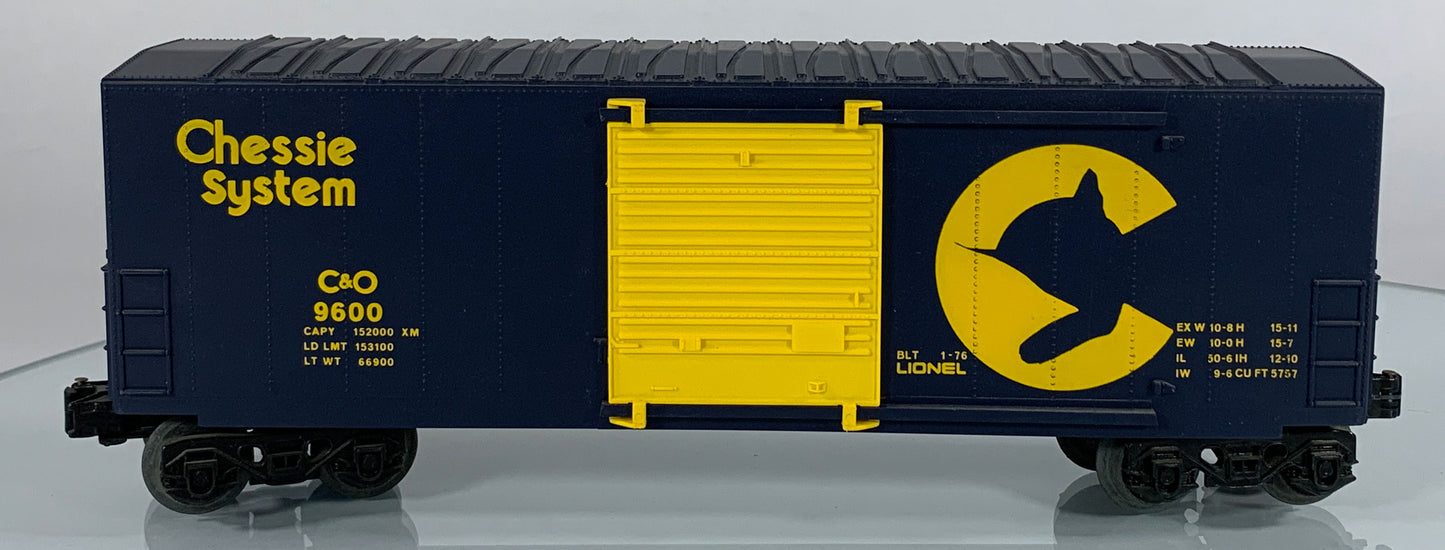 LIONEL • O GAUGE • 1976 Chessie System Hi-Cube Boxcar 6-9600 • EX COND • NOS