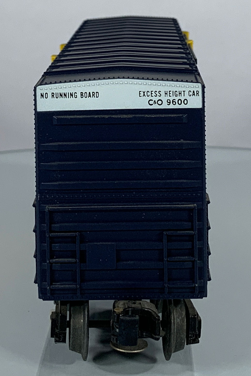 LIONEL • O GAUGE • 1976 Chessie System Hi-Cube Boxcar 6-9600 • EX COND • NOS