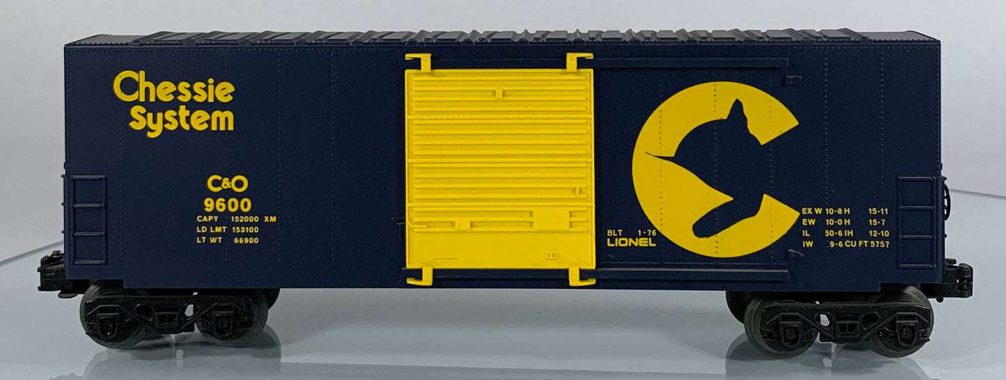 LIONEL • O GAUGE • 1976 Chessie System Hi-Cube Boxcar 6-9600 • EX COND • NOS