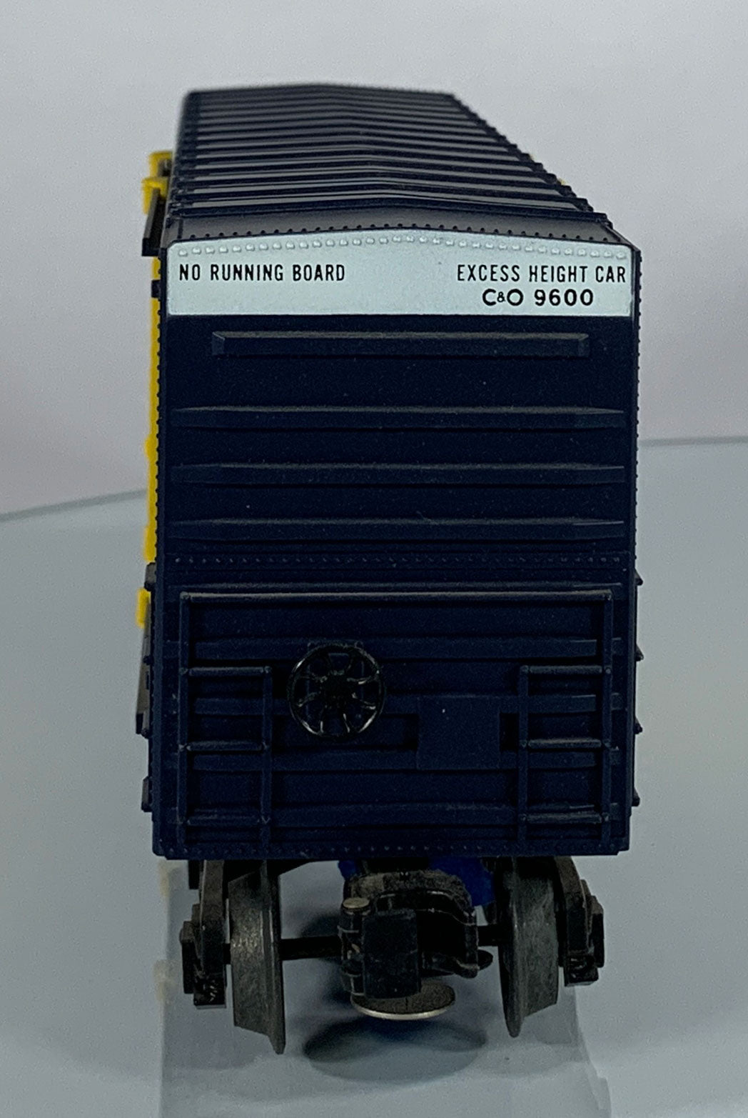 LIONEL • O GAUGE • 1976 Chessie System Hi-Cube Boxcar 6-9600 • EX COND • NOS