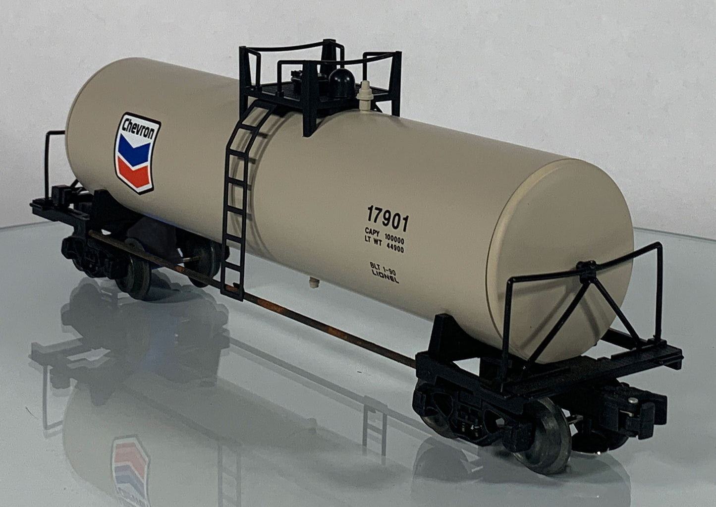 LIONEL • O GAUGE • 1991 Chevron Tank Car 6-17901 • NEW OLD STOCK