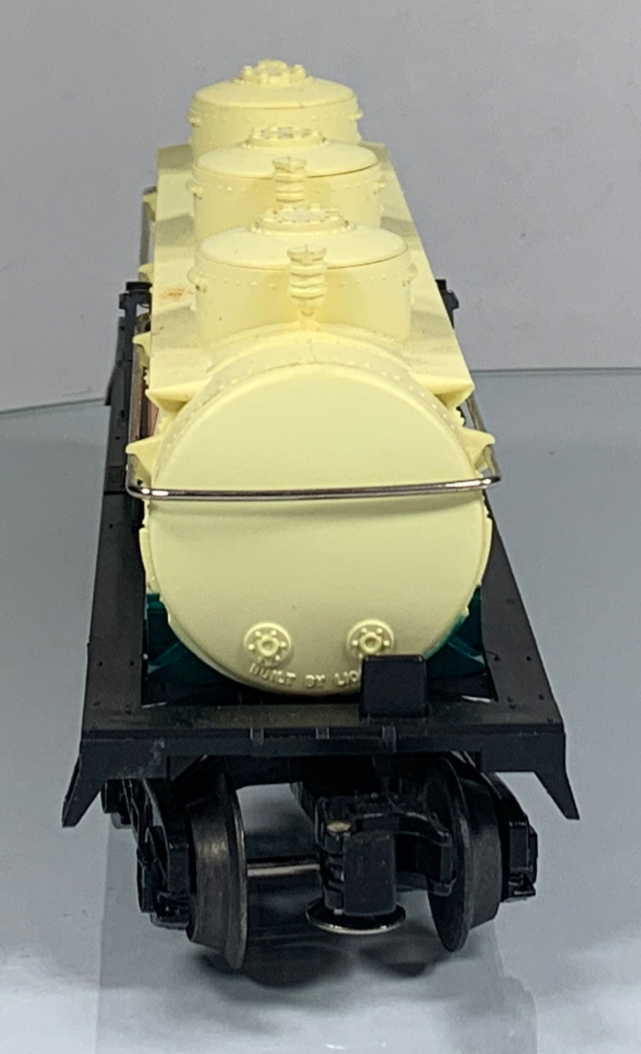LIONEL • O GAUGE • 1976 Dupont Three Dome Tank Car 6-9148 • EX COND