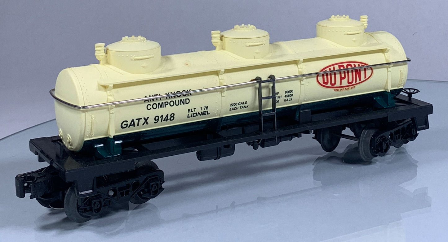 LIONEL • O GAUGE • 1976 Dupont Three Dome Tank Car 6-9148 • EX COND
