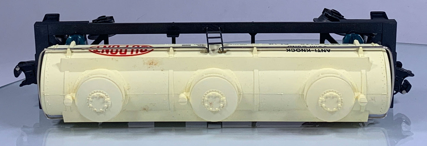 LIONEL • O GAUGE • 1976 Dupont Three Dome Tank Car 6-9148 • EX COND