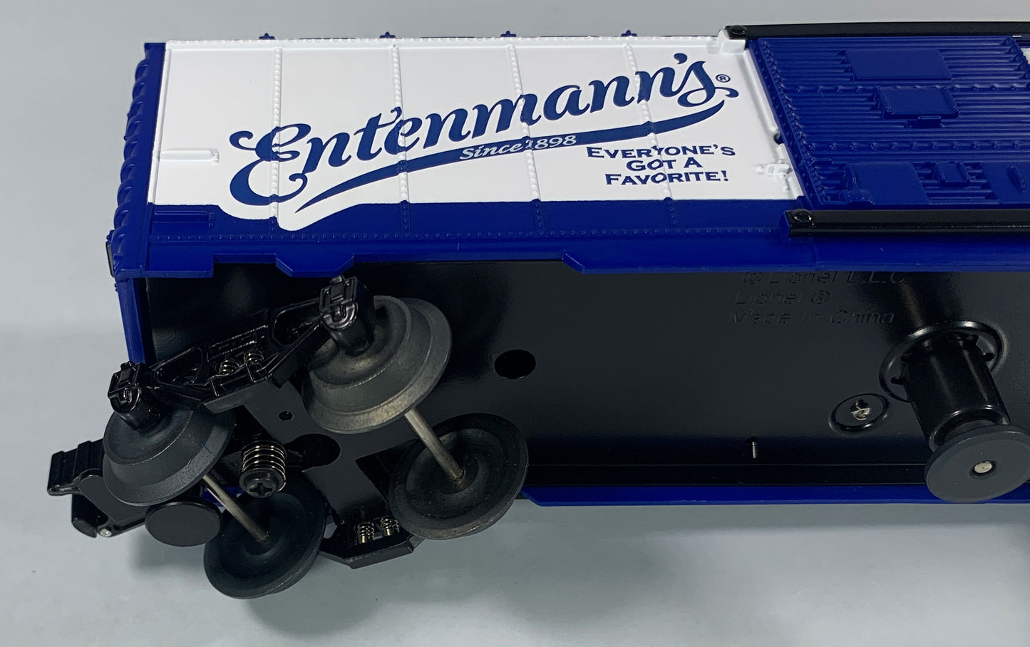 LIONEL • O GAUGE • 2010 Entenmann’s Operating Boxcar 6-52557 • NEW OLD STOCK