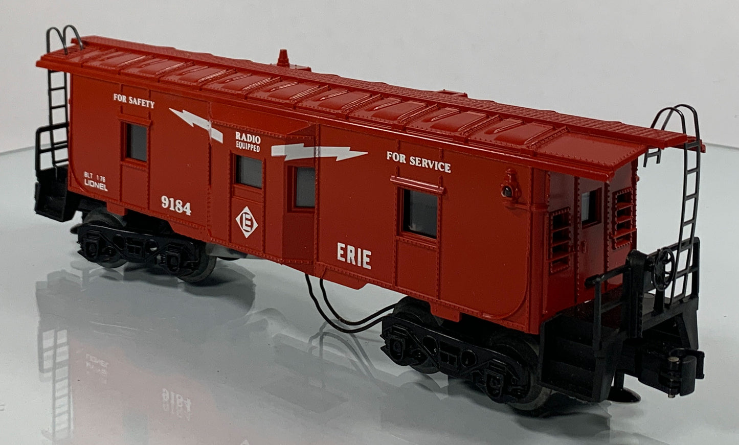 LIONEL • O GAUGE • 1976 Erie Bay Window Caboose 6-9184 • NEW OLD STOCK