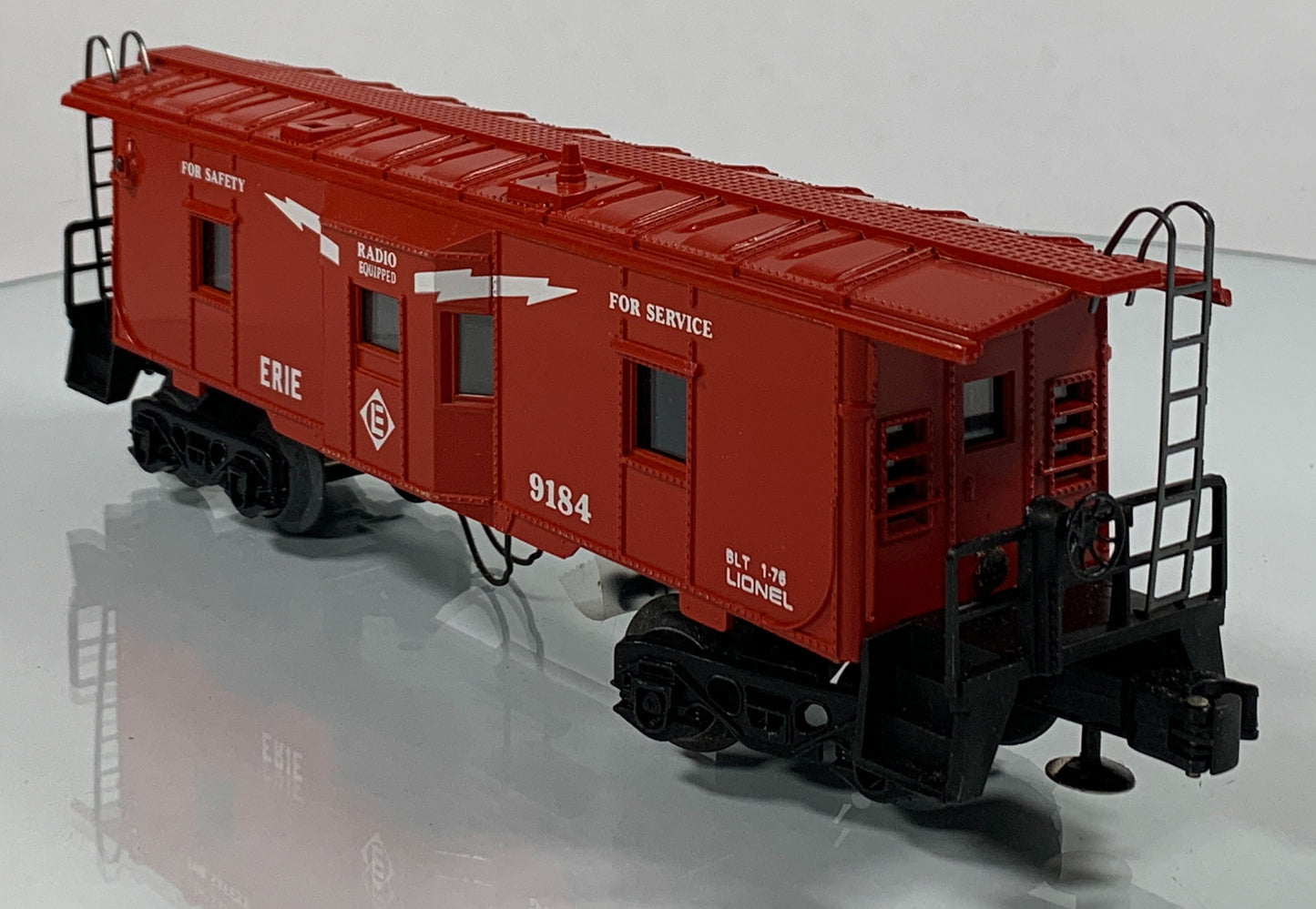 LIONEL • O GAUGE • 1976 Erie Bay Window Caboose 6-9184 • NEW OLD STOCK