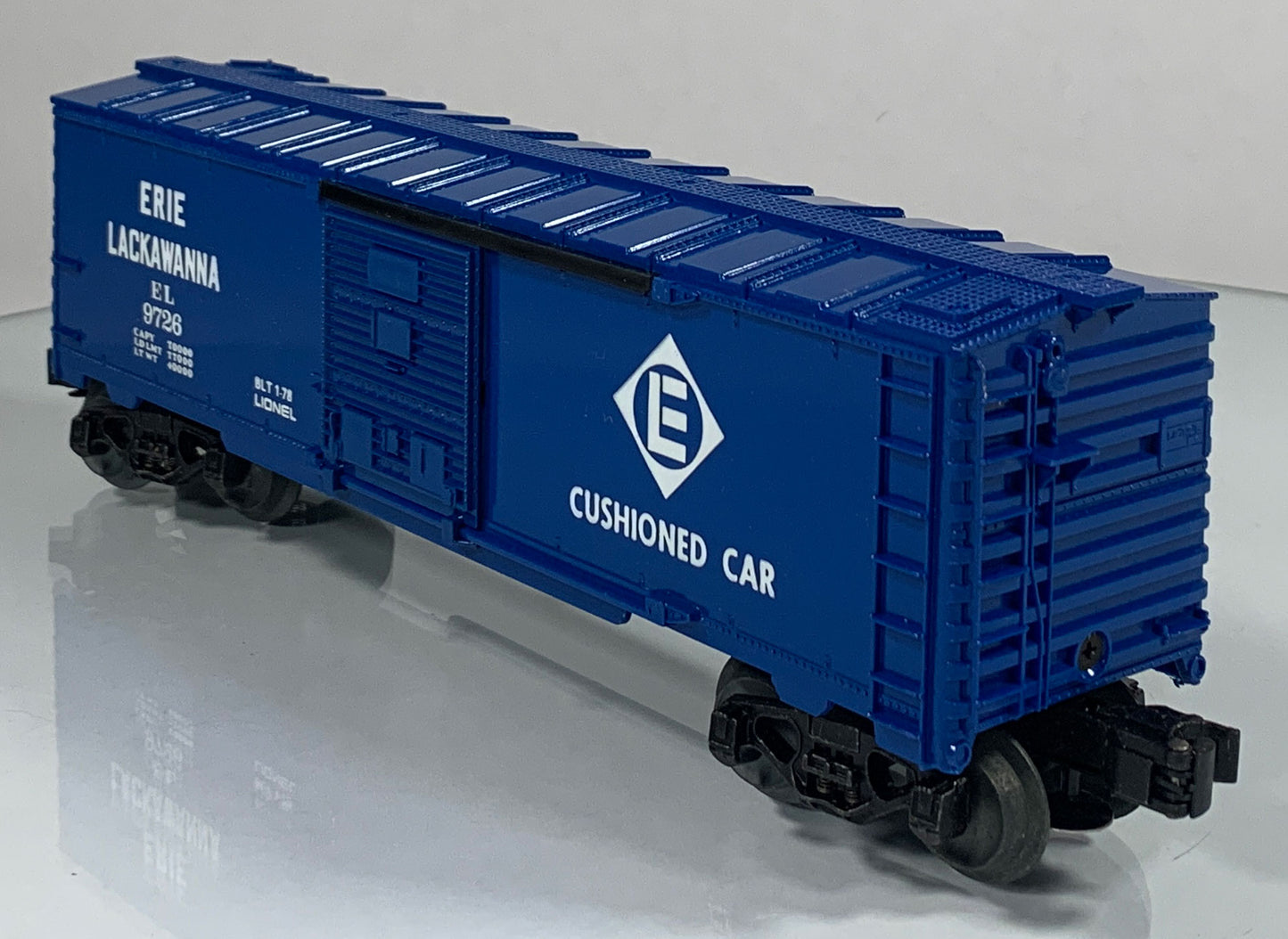 LIONEL • O GAUGE • 1978 Erie Lackawanna Boxcar 6-9726 • EX COND