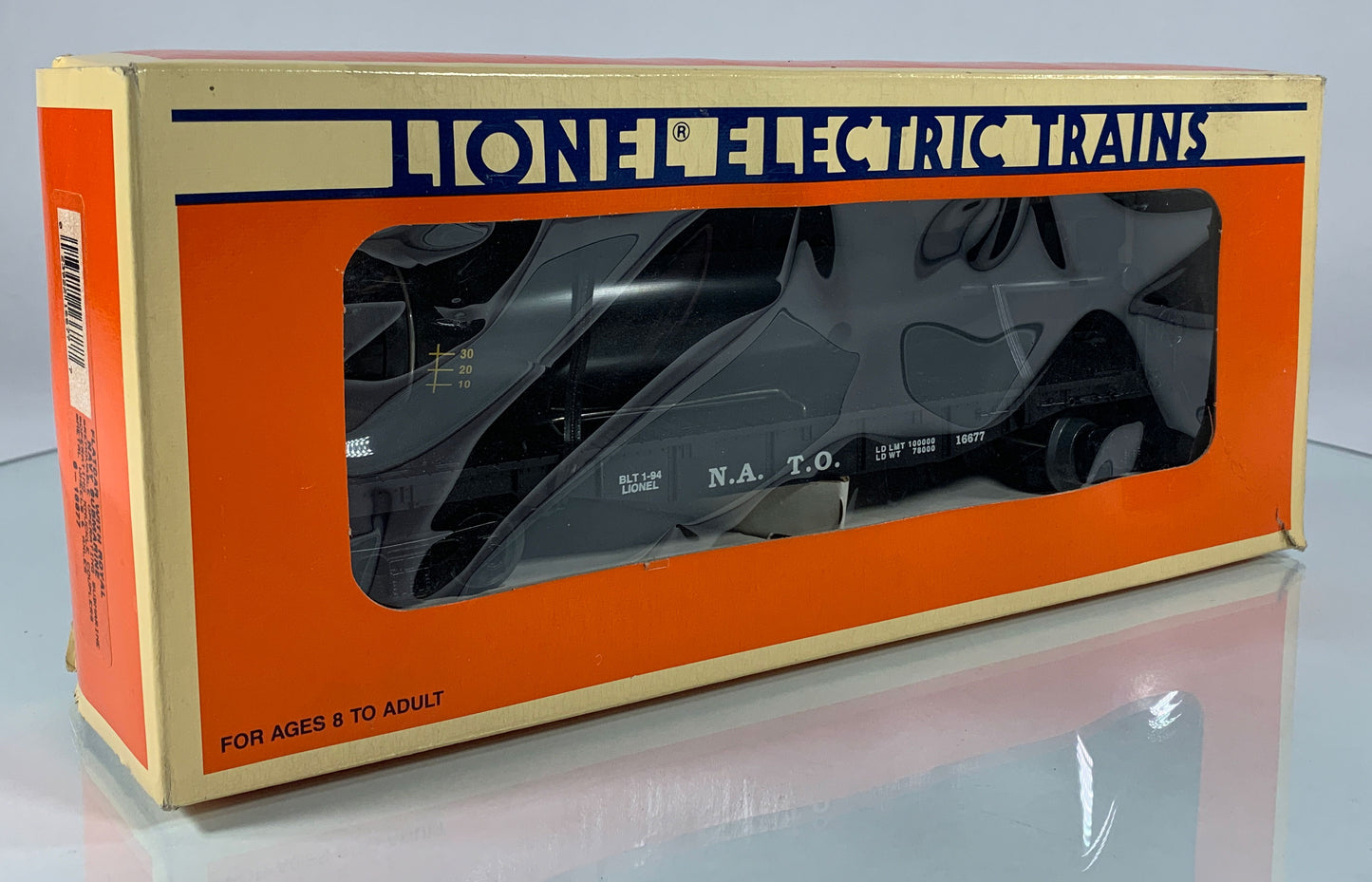 LIONEL • O GAUGE • 1994 Flatcar w Royal Navy Submarine Car 6-16677 • NEW OLD STOCK