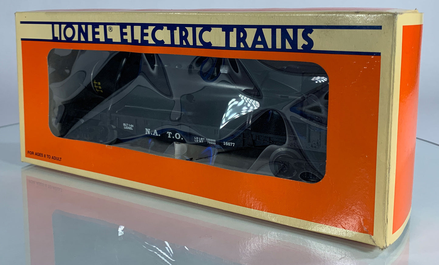 LIONEL • O GAUGE • 1994 Flatcar w Royal Navy Submarine Car 6-16677 • NEW OLD STOCK