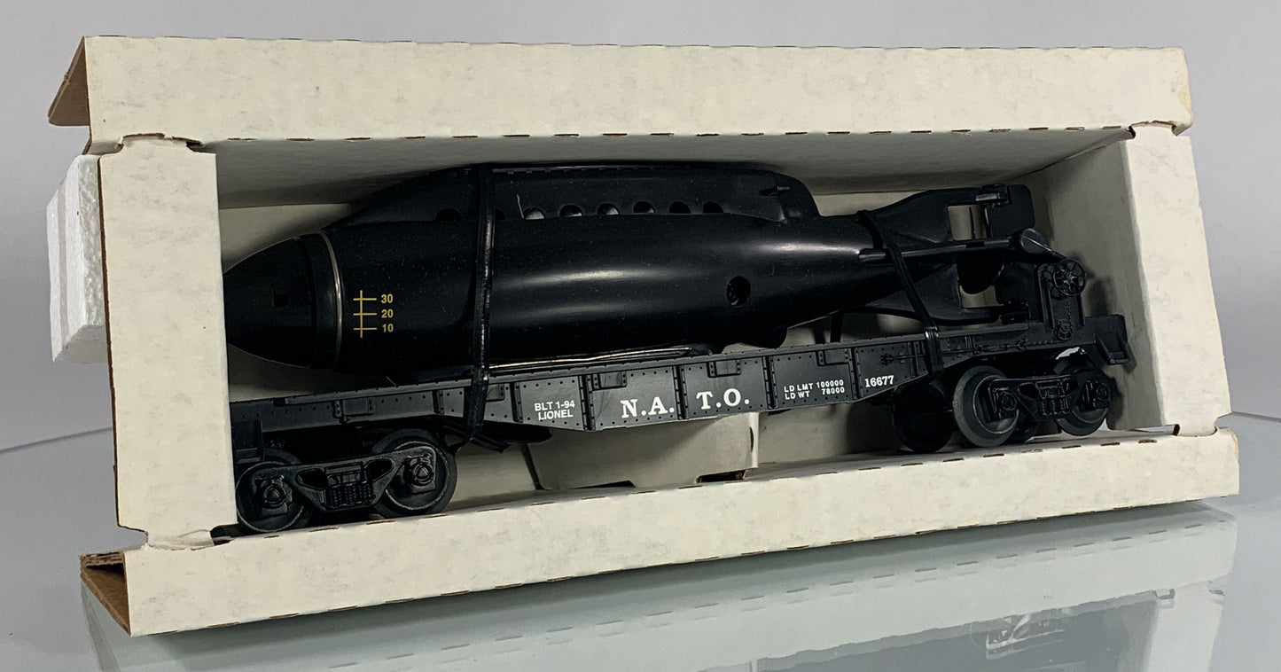 LIONEL • O GAUGE • 1994 Flatcar w Royal Navy Submarine Car 6-16677 • NEW OLD STOCK