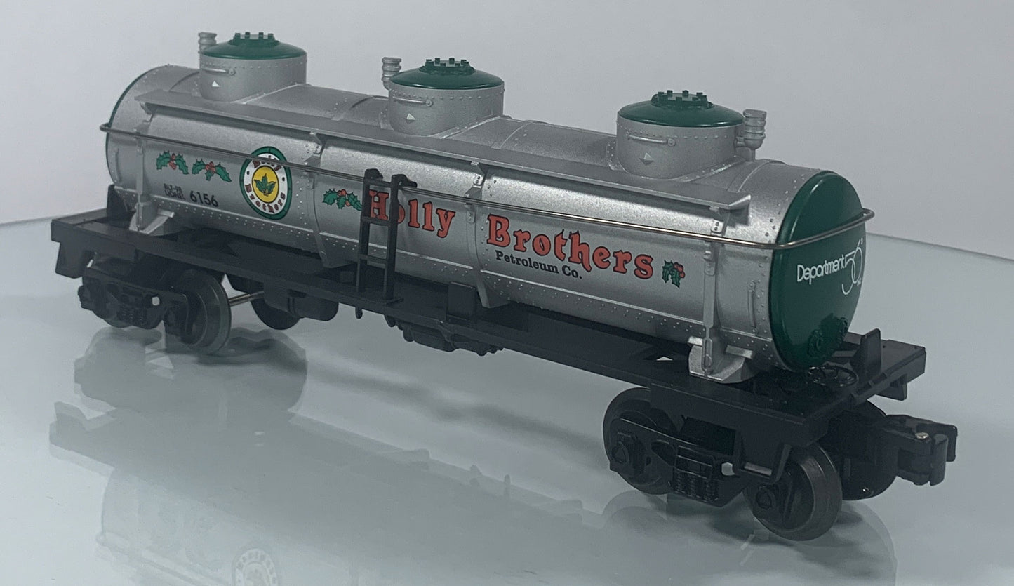LIONEL • O GAUGE • 1998 Department 56 Holly Brothers Petroleum 3 Dome Tank Car 6-52157 • NEW OLD STOCK