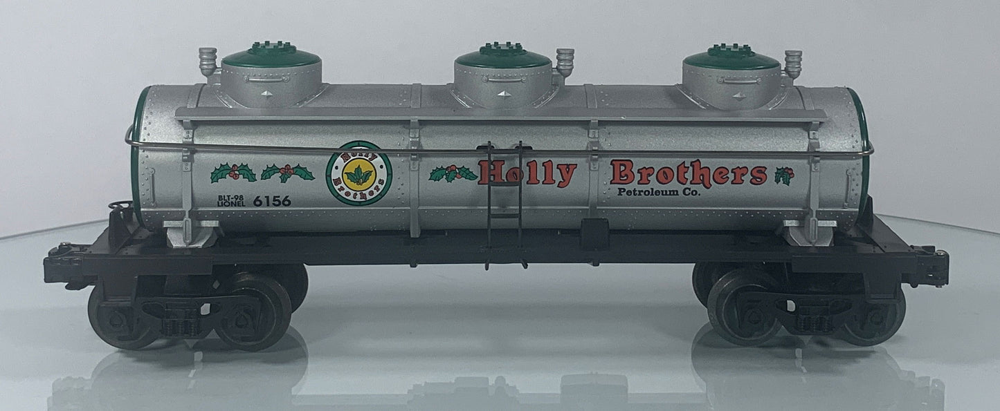LIONEL • O GAUGE • 1998 Department 56 Holly Brothers Petroleum 3 Dome Tank Car 6-52157 • NEW OLD STOCK