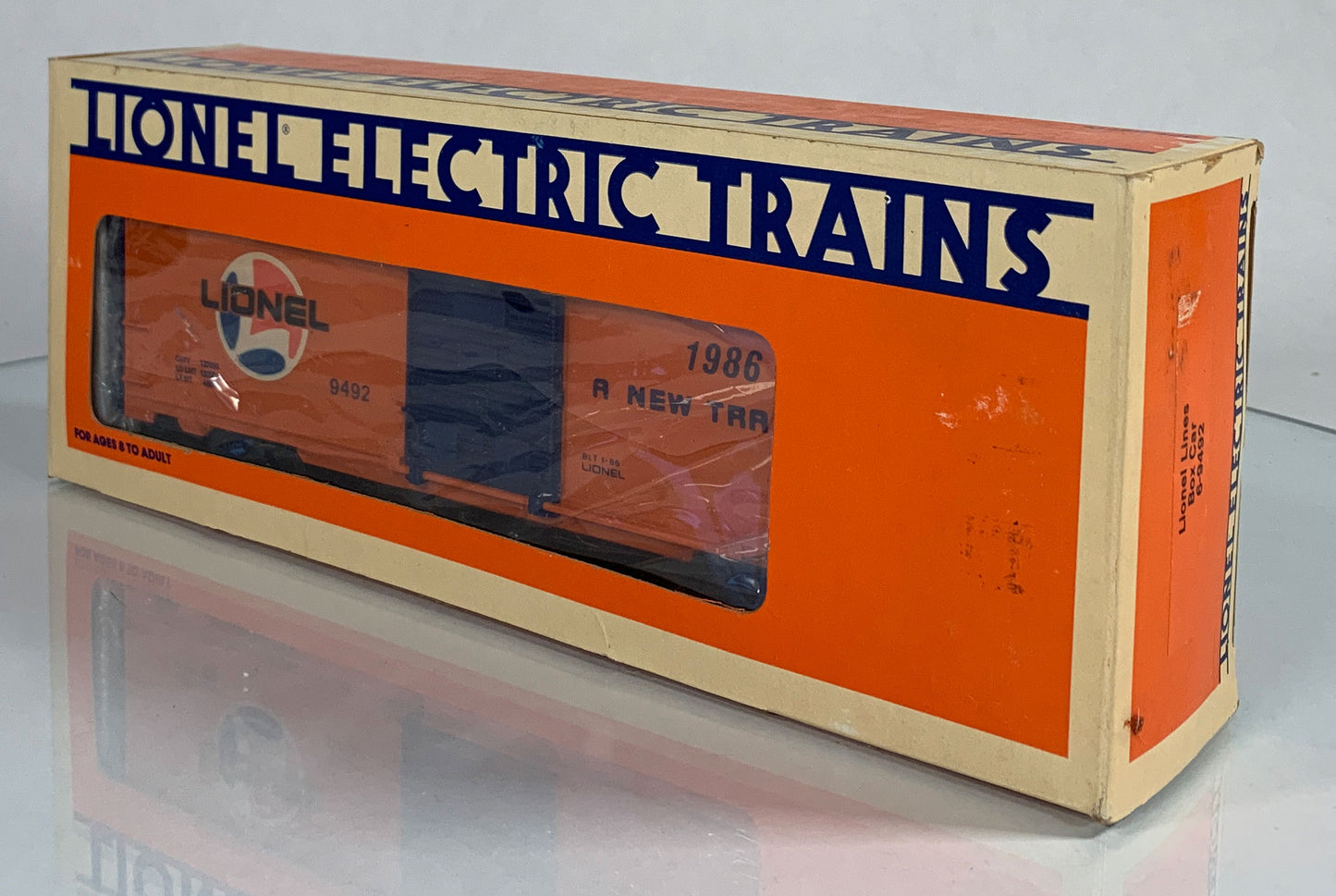 LIONEL • O GAUGE • 1986 Lionel Lines New Tradition Boxcar 6-9492 • NEW OLD STOCK