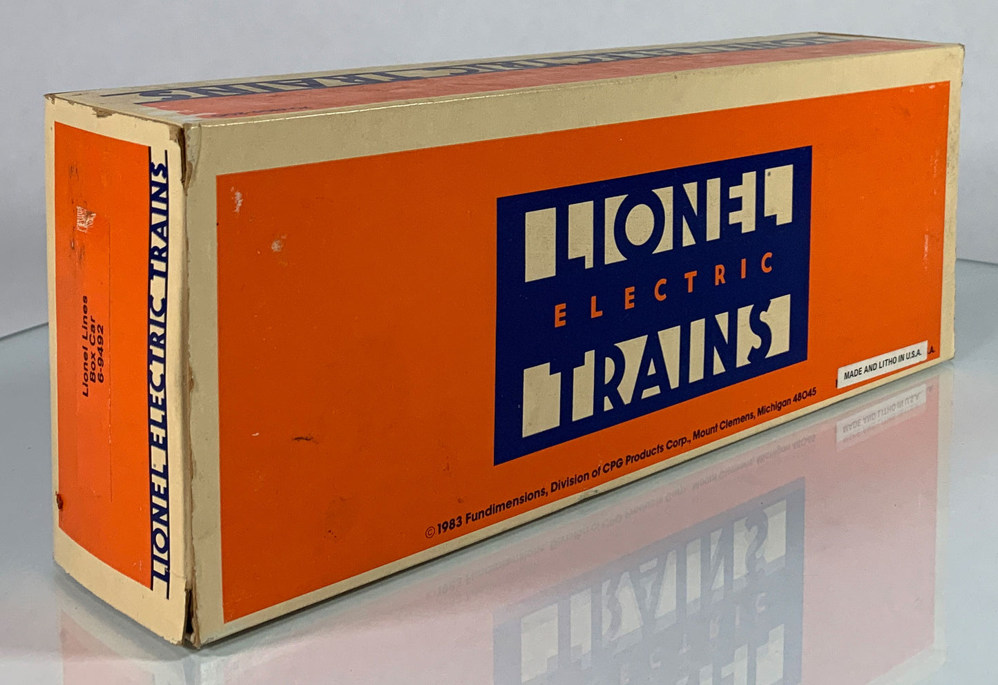 LIONEL • O GAUGE • 1986 Lionel Lines New Tradition Boxcar 6-9492 • NEW OLD STOCK
