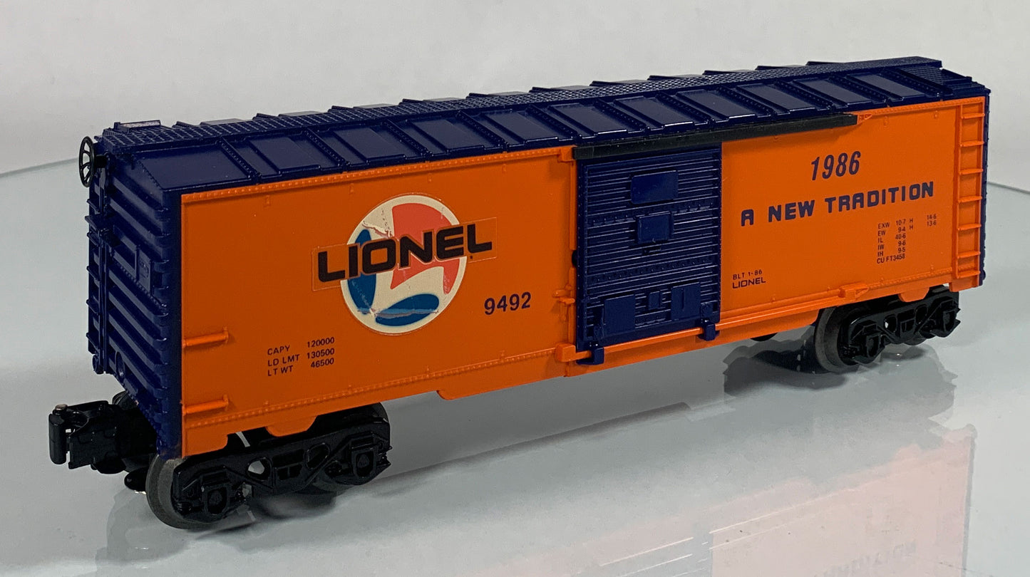 LIONEL • O GAUGE • 1986 Lionel Lines New Tradition Boxcar 6-9492 • NEW OLD STOCK