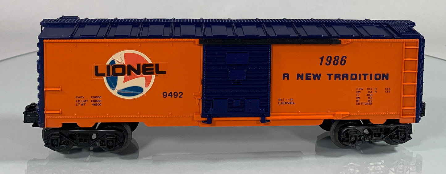 LIONEL • O GAUGE • 1986 Lionel Lines New Tradition Boxcar 6-9492 • NEW OLD STOCK