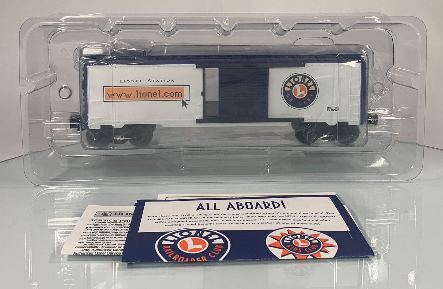 LIONEL • O GAUGE • 1998 Lionel Online Boxcar 6-26264 • NEW OLD STOCK