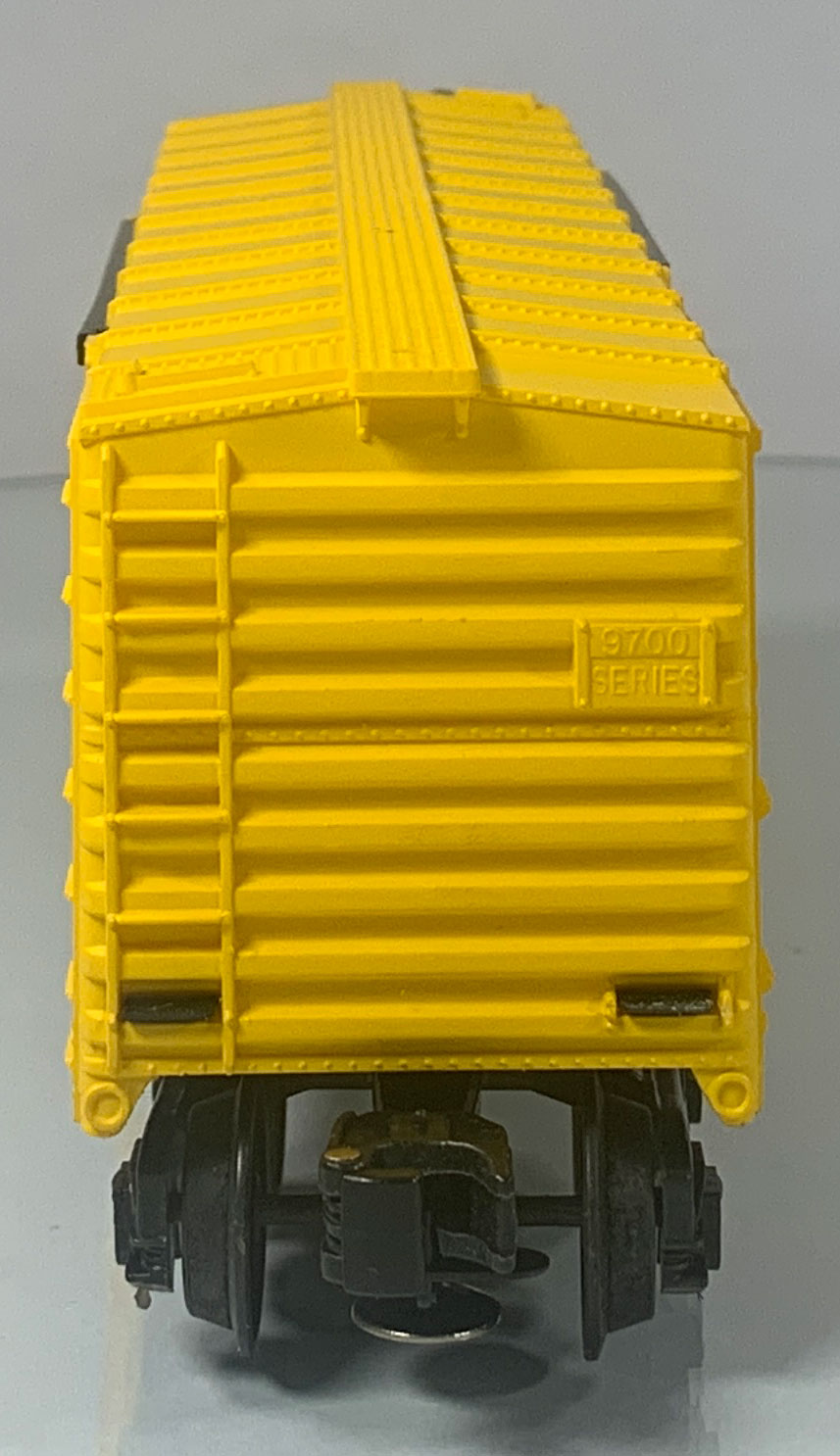 LIONEL • O GAUGE • 1975 Maine Central Boxcar 6-9753 • EX COND