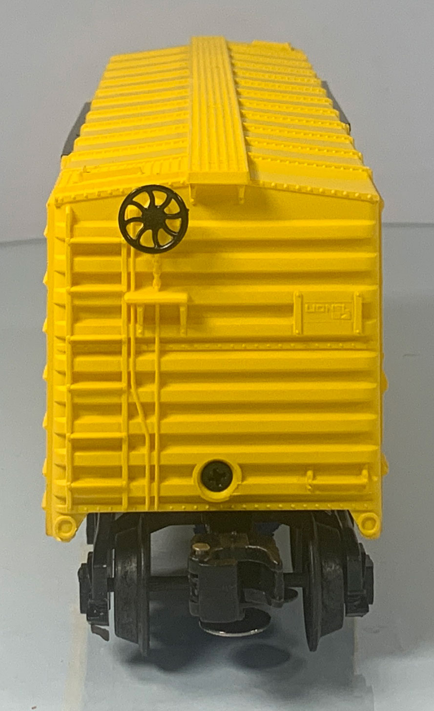 LIONEL • O GAUGE • 1975 Maine Central Boxcar 6-9753 • EX COND