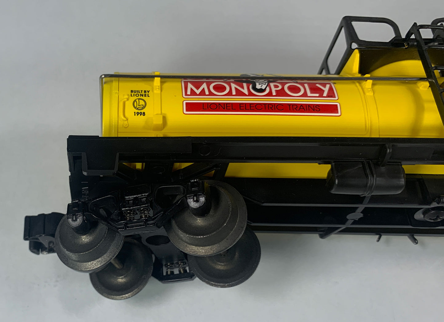 LIONEL • O GAUGE • 1998 Monopoly Water Works Single Dome Tank Car 6-52160 • NEW OLD STOCK