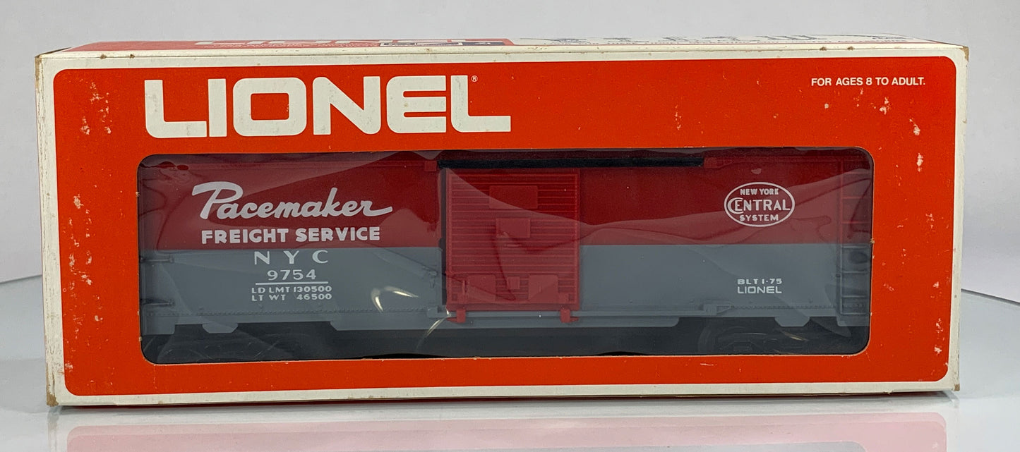 LIONEL • O GAUGE • 1975 NYC Pacemaker Boxcar 6-9754 • EX COND