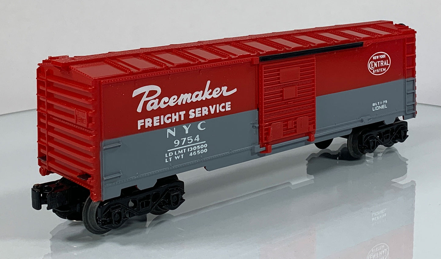 LIONEL • O GAUGE • 1975 NYC Pacemaker Boxcar 6-9754 • EX COND