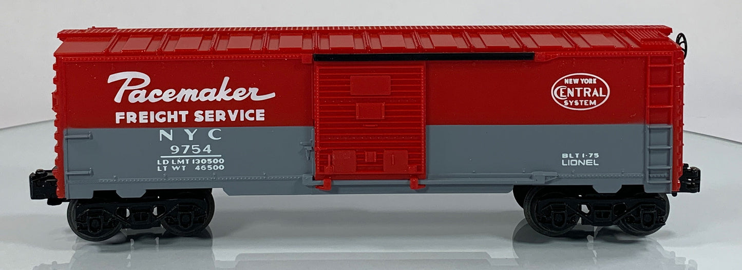 LIONEL • O GAUGE • 1975 NYC Pacemaker Boxcar 6-9754 • EX COND