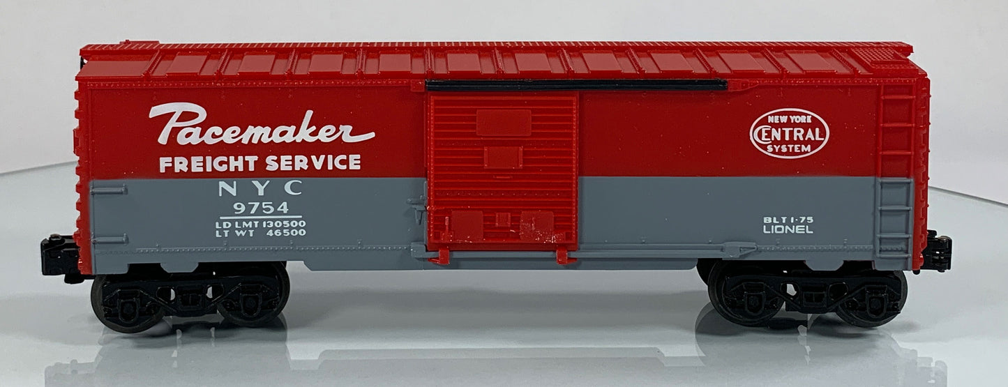 LIONEL • O GAUGE • 1975 NYC Pacemaker Boxcar 6-9754 • EX COND