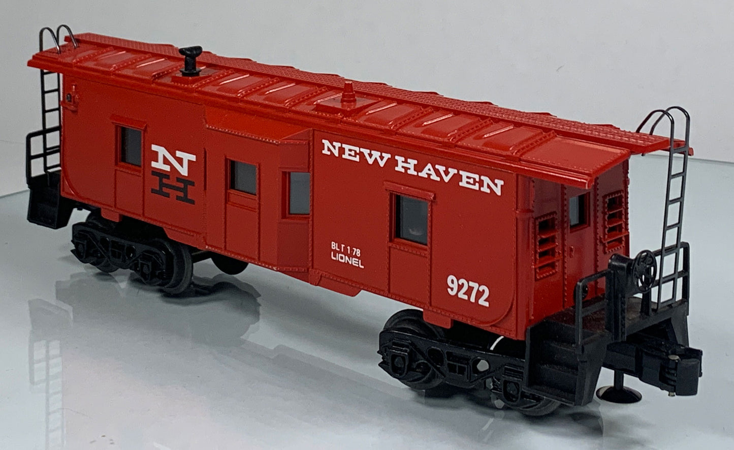 LIONEL • O GAUGE • 1978 New Haven Bay Window Caboose 6-9272 • LIKE NEW OLD STOCK
