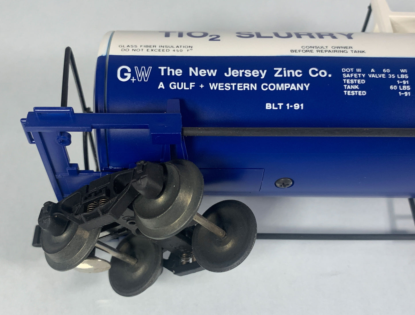 LIONEL • O GAUGE • 1991 New Jersey Zinc Tank Car 6-17902 • NEW OLD STOCK