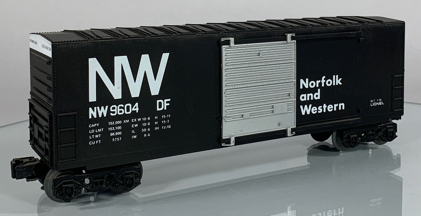 LIONEL • O GAUGE • 1976 Norfolk and Western Hi-Cube Boxcar 6-9604 • EX COND • LNOS