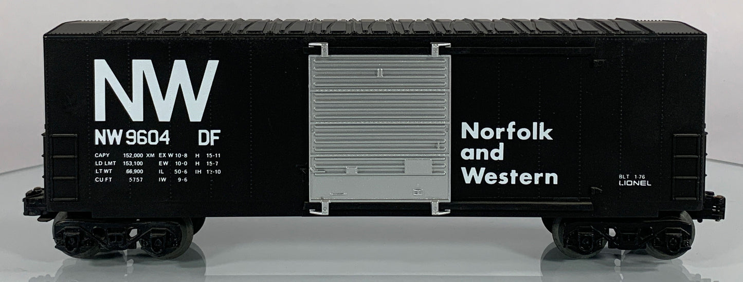 LIONEL • O GAUGE • 1976 Norfolk and Western Hi-Cube Boxcar 6-9604 • EX COND • LNOS