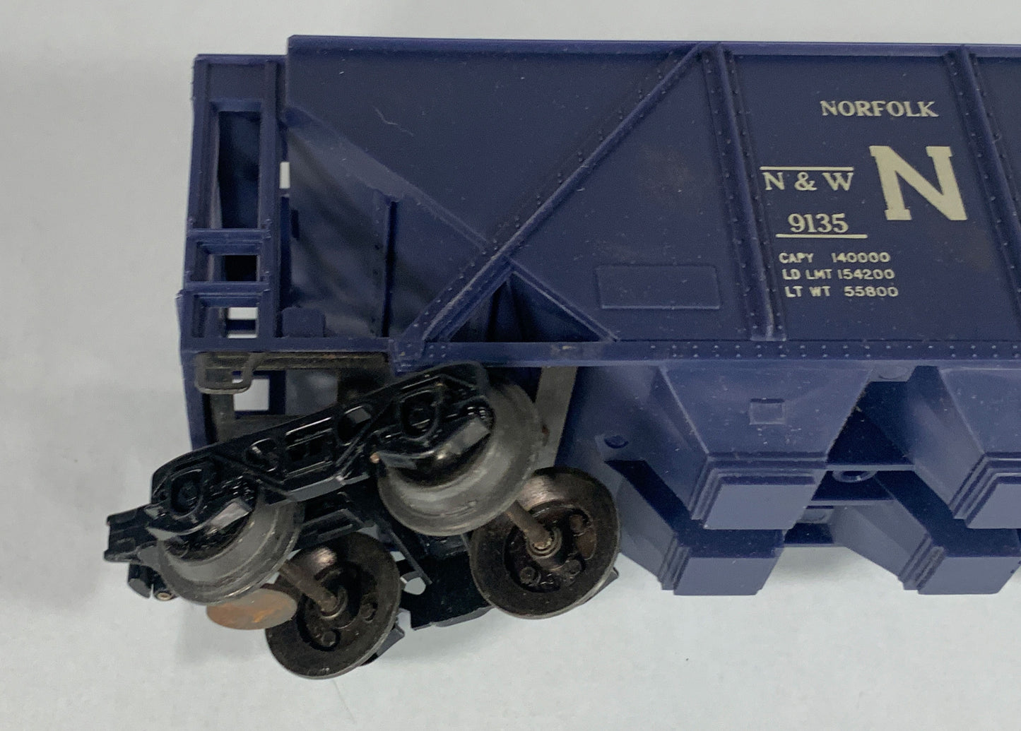 LIONEL • O GAUGE • 1970 Norfolk & Western Covered Hopper 6-9135 • GREAT COND