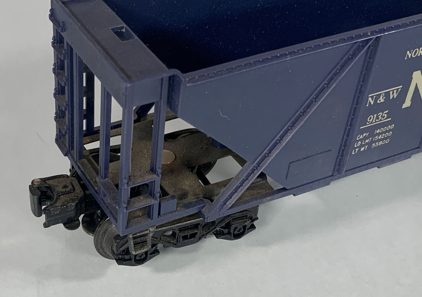 LIONEL • O GAUGE • 1970 Norfolk & Western Covered Hopper 6-9135 • GREAT COND