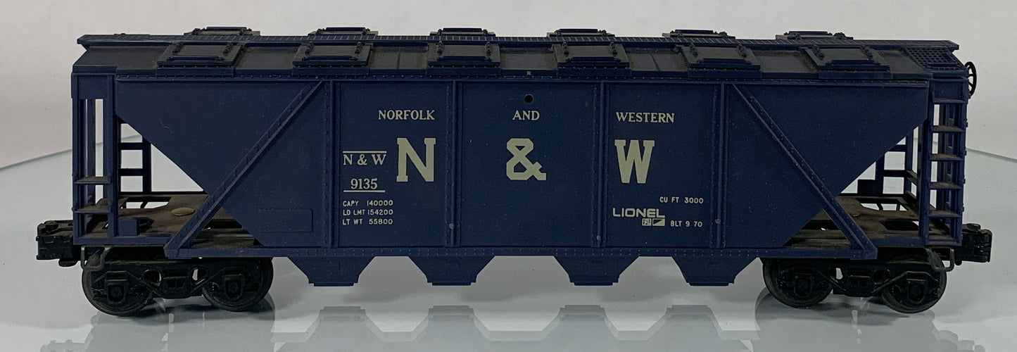 LIONEL • O GAUGE • 1970 Norfolk & Western Covered Hopper 6-9135 • GREAT COND