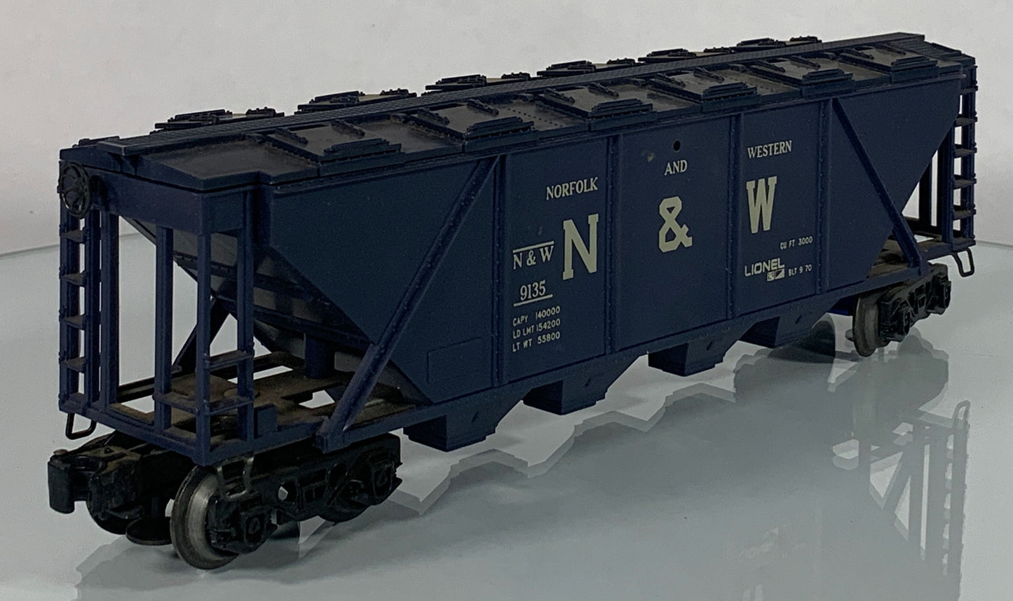 LIONEL • O GAUGE • 1970 Norfolk & Western Covered Hopper 6-9135 • GREAT COND
