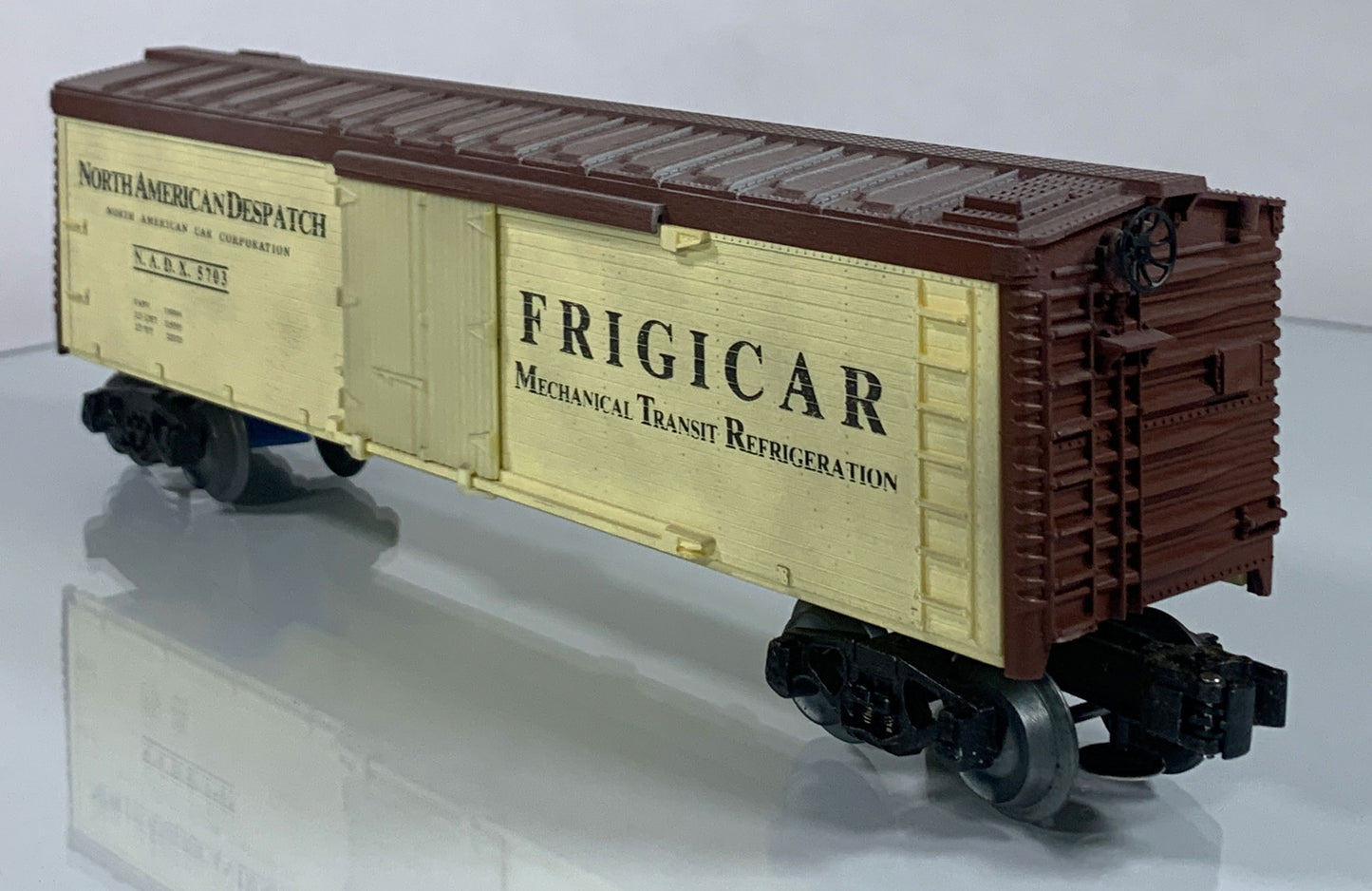 LIONEL • O GAUGE • 1981 North American Despatch Reefer 6-5703 • NEW OLD STOCK