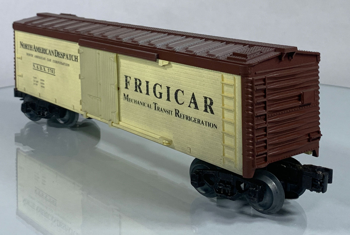 LIONEL • O GAUGE • 1981 North American Despatch Reefer 6-5703 • NEW OLD STOCK