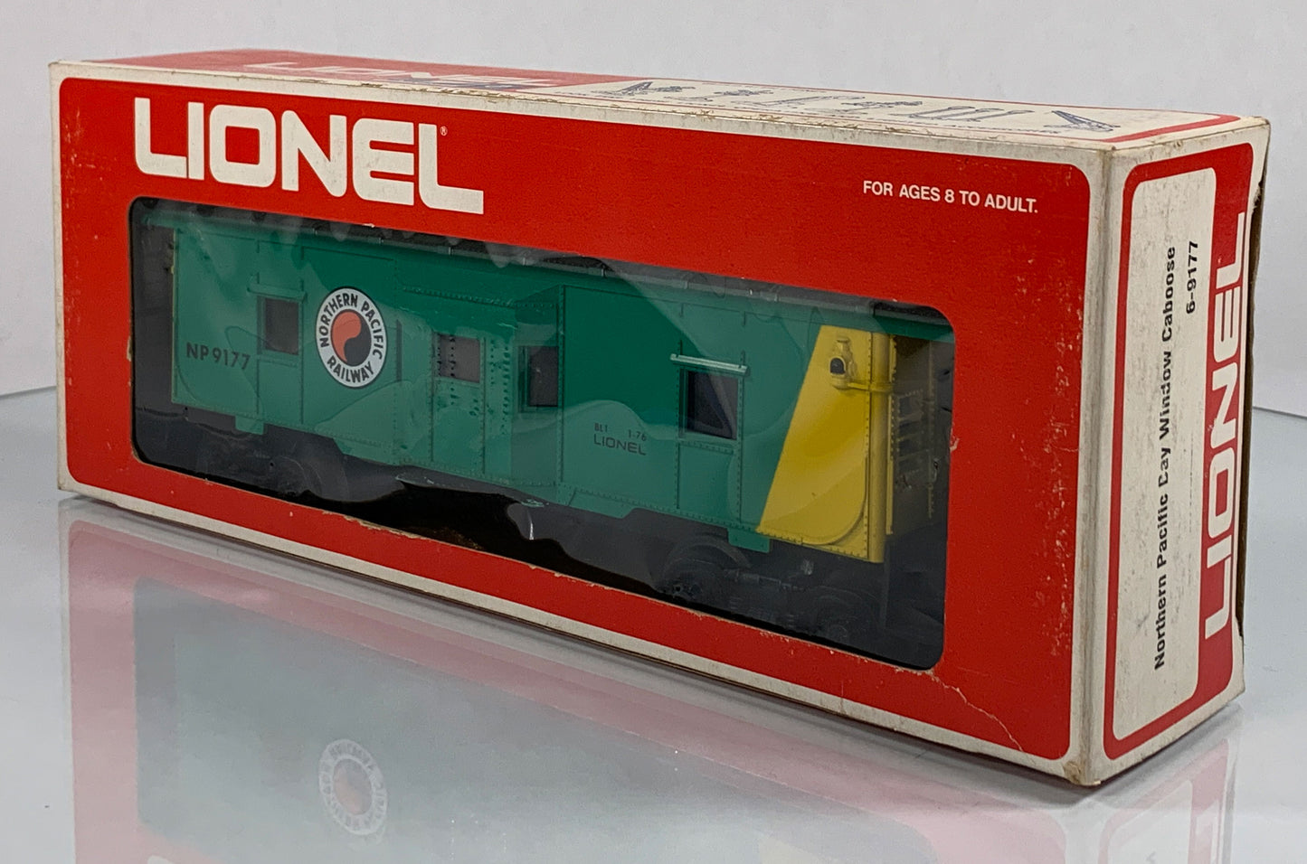 LIONEL • O GAUGE • 1976 Northern Pacific Bay Window Caboose 6-9177 • EX COND