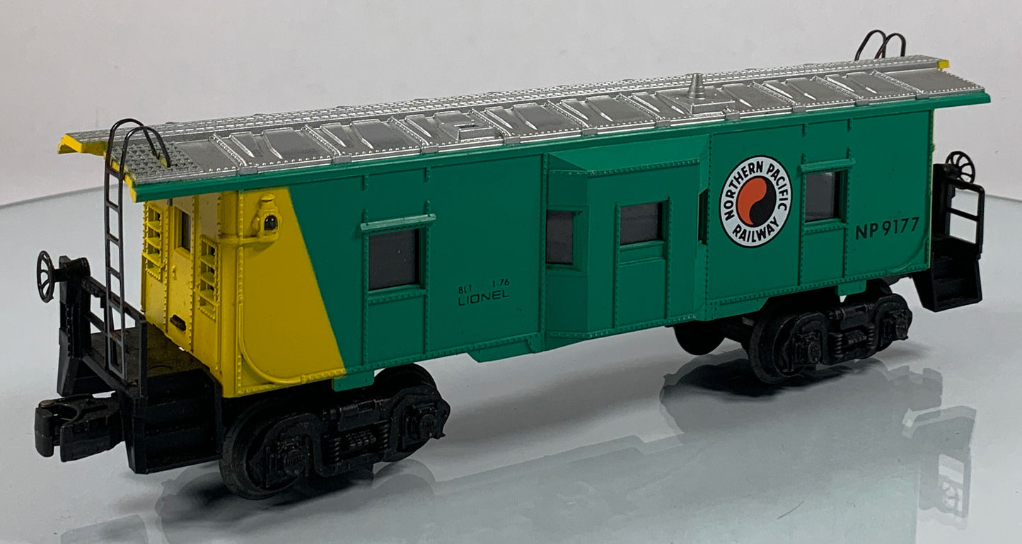 LIONEL • O GAUGE • 1976 Northern Pacific Bay Window Caboose 6-9177 • EX COND
