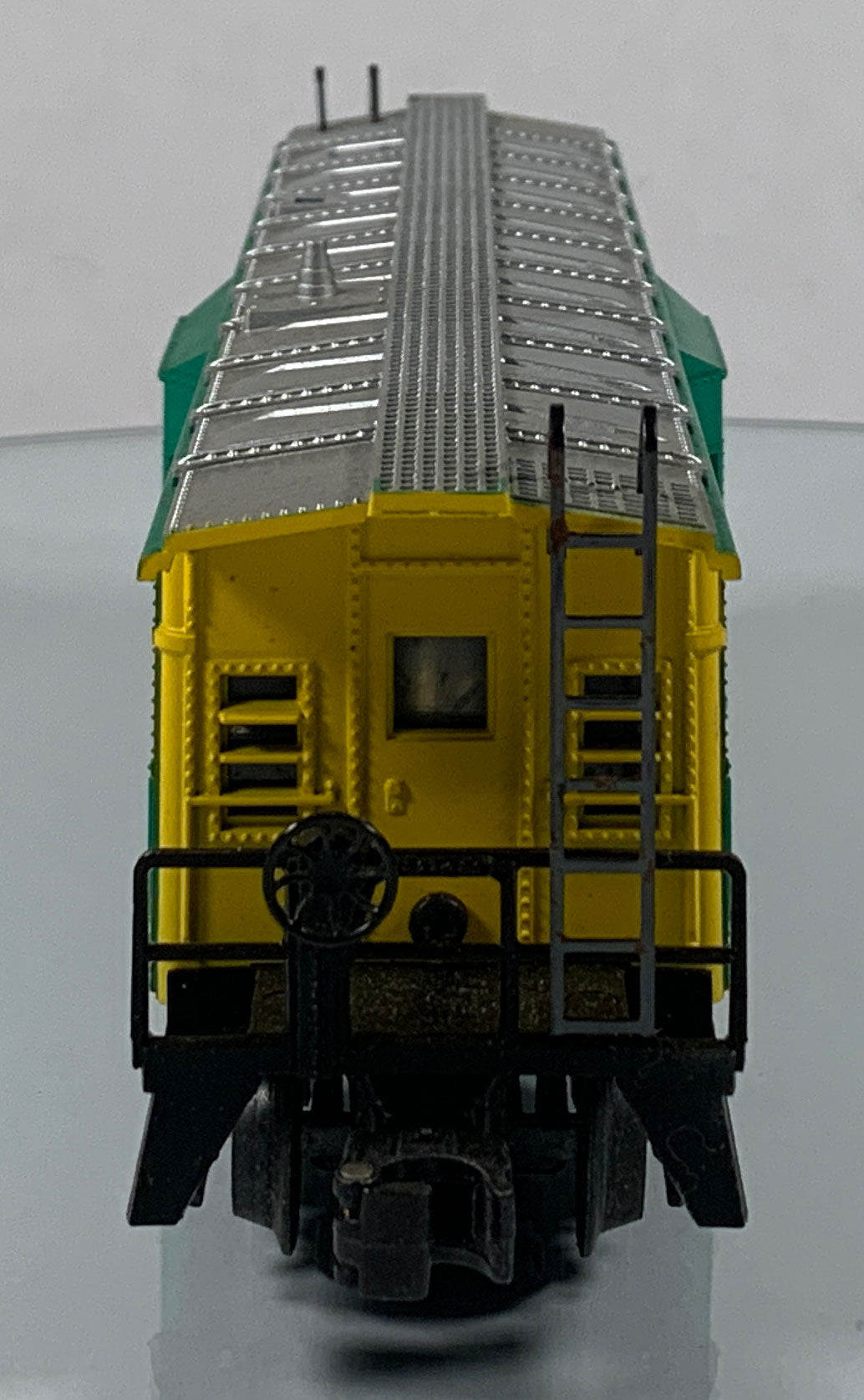 LIONEL • O GAUGE • 1976 Northern Pacific Bay Window Caboose 6-9177 • EX COND