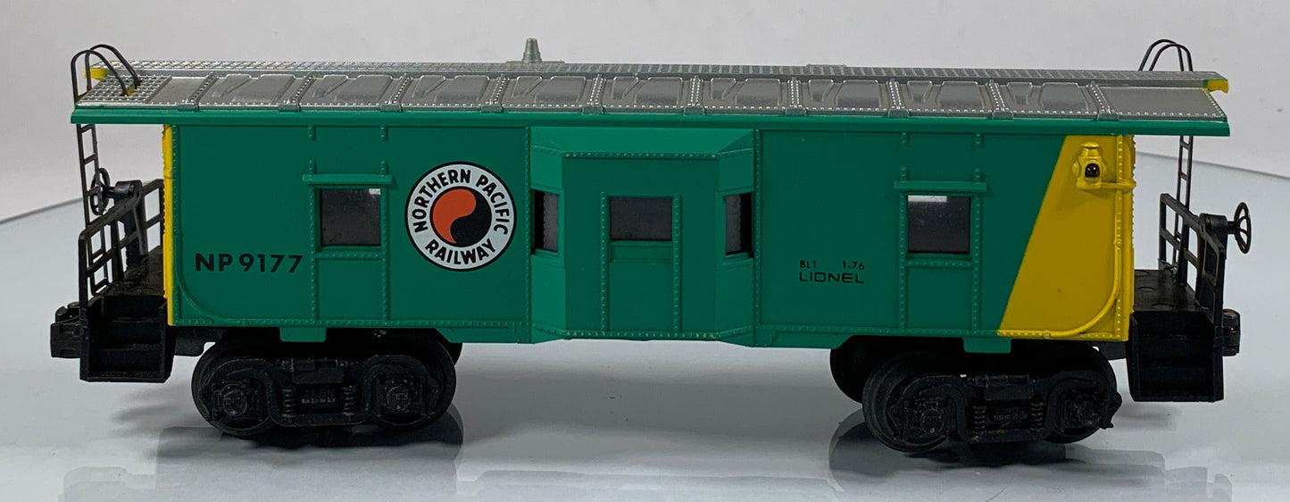 LIONEL • O GAUGE • 1976 Northern Pacific Bay Window Caboose 6-9177 • EX COND
