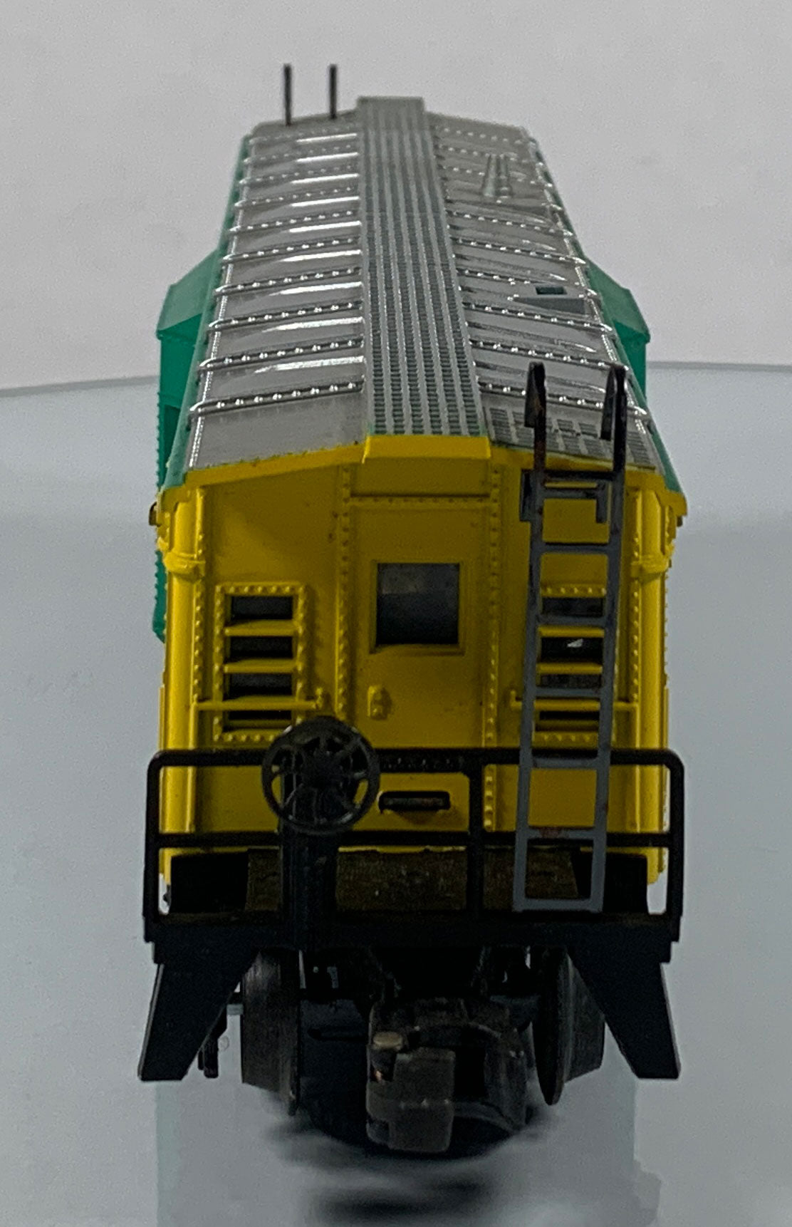 LIONEL • O GAUGE • 1976 Northern Pacific Bay Window Caboose 6-9177 • EX COND